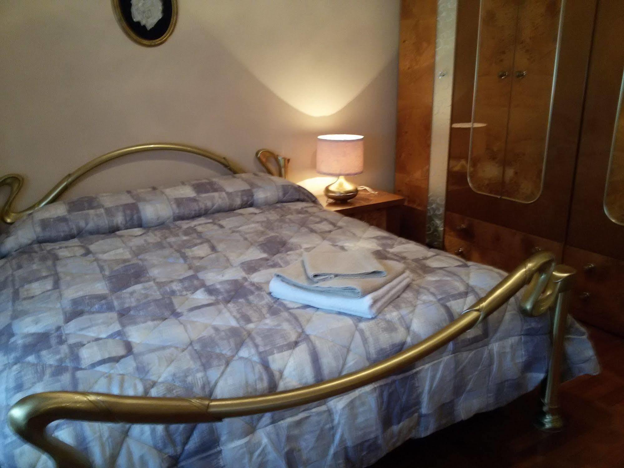 Casa Emanuela Bed & Breakfast Piazzola sul Brenta Exterior photo
